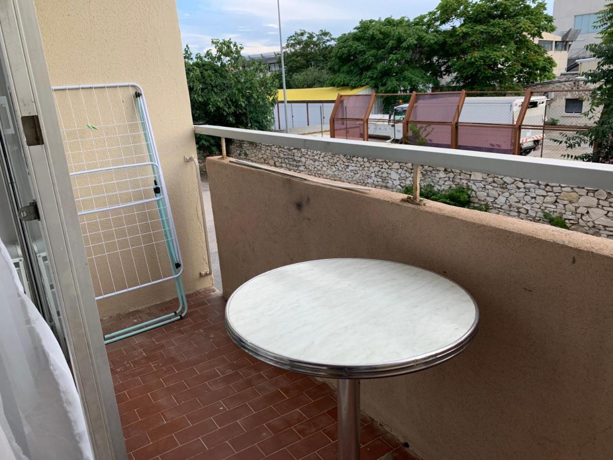 Nimes Studio Les Lavandes Parking Securise Apartamento Exterior foto